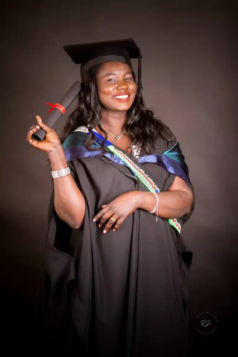 Timeless graduation portraits to commemorate your success